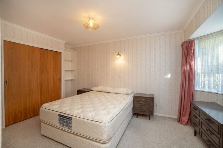 Photo of property in 8 Edgecombe Court, Roslyn, Palmerston North, 4414