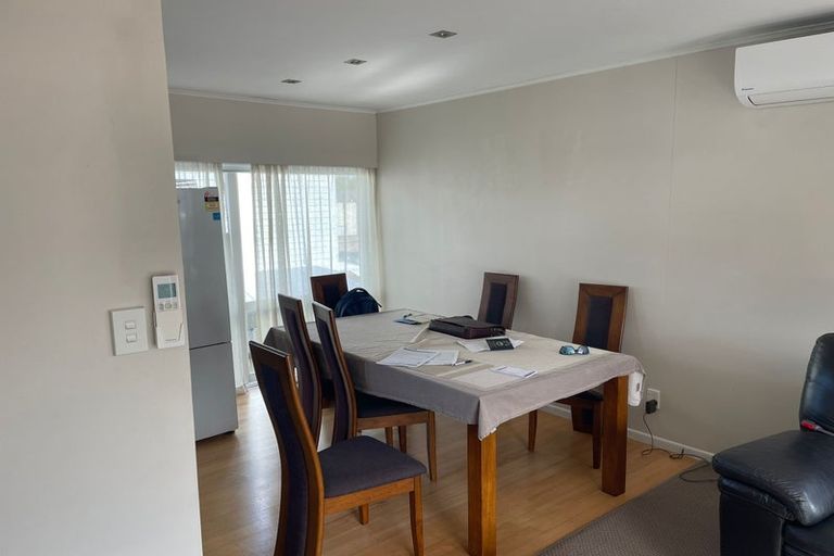Photo of property in 39 Megan Avenue, Pakuranga Heights, Auckland, 2010