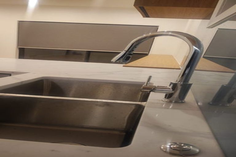 Photo of property in 2 Oakheart Way, Forrest Hill, Auckland, 0620