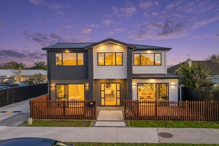 Photo of property in 71a Matipo Road, Te Atatu Peninsula, Auckland, 0610