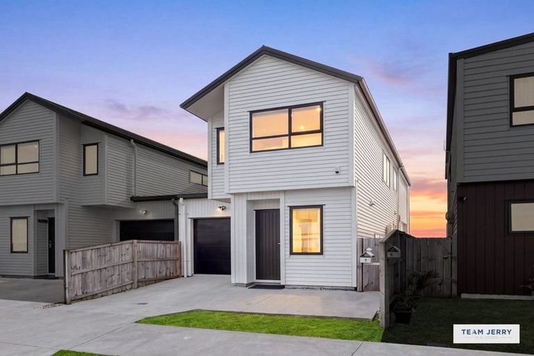 Photo of property in 9 Kairakau Street, Takanini, 2110