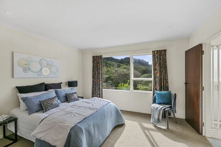 Photo of property in 17 Peterhouse Street, Tawa, Wellington, 5028