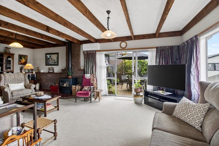 Photo of property in 22 Widmore Drive, Massey, Auckland, 0614