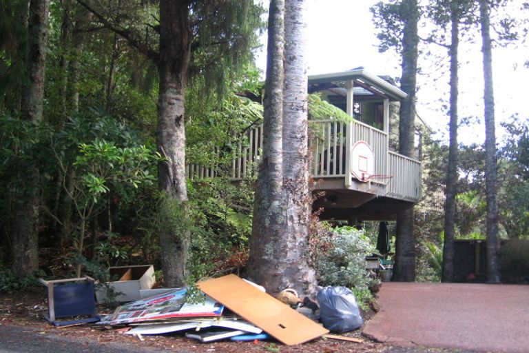 Photo of property in 13 Minnehaha Avenue, Titirangi, Auckland, 0604