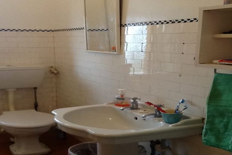 Photo of property in 129 Queen Street, North Dunedin, Dunedin, 9016