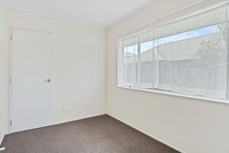 Photo of property in 2/14 Bellville Drive, Clendon Park, Auckland, 2103