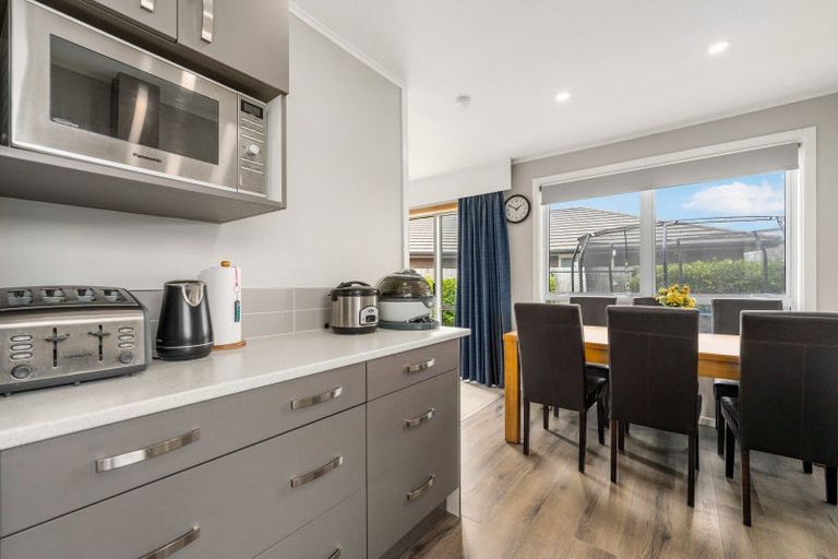 Photo of property in 11a Fox Place, Cloverlea, Palmerston North, 4412