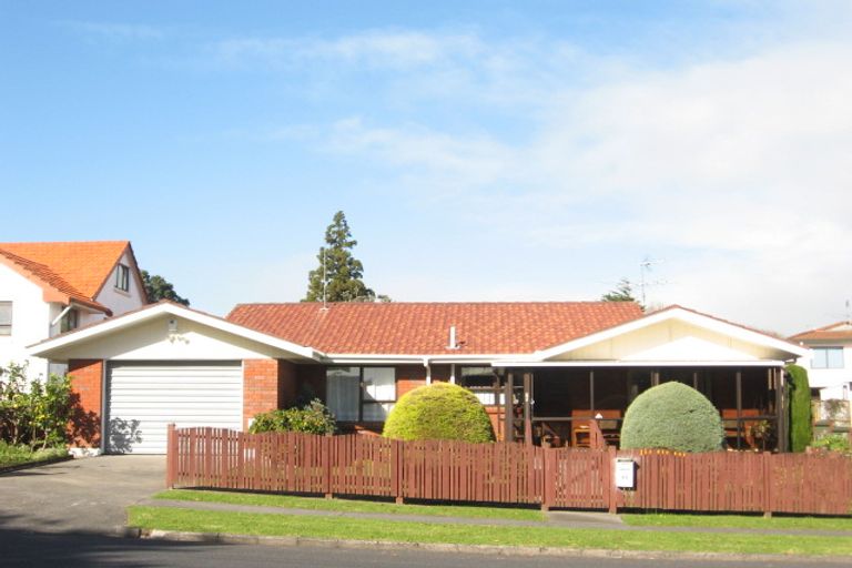 Photo of property in 1/11 Grande Vue Road, Papatoetoe, Auckland, 2025