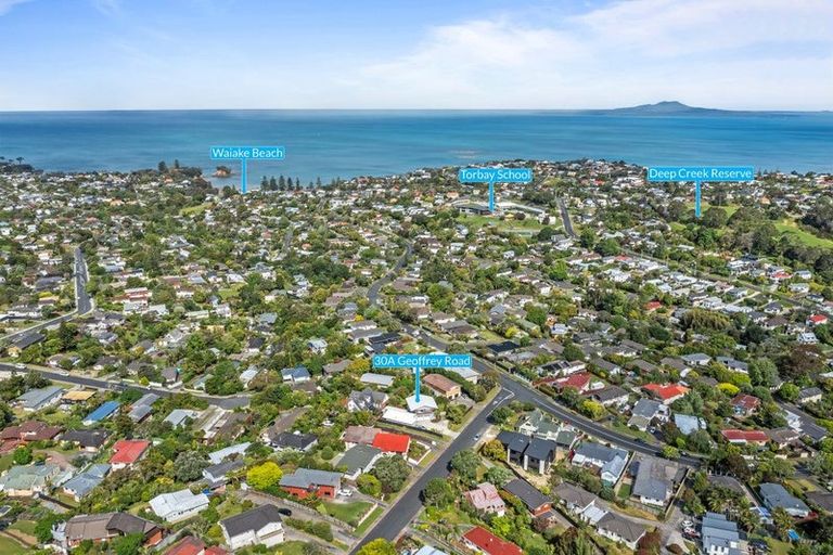 Photo of property in 30a Geoffrey Road, Torbay, Auckland, 0630