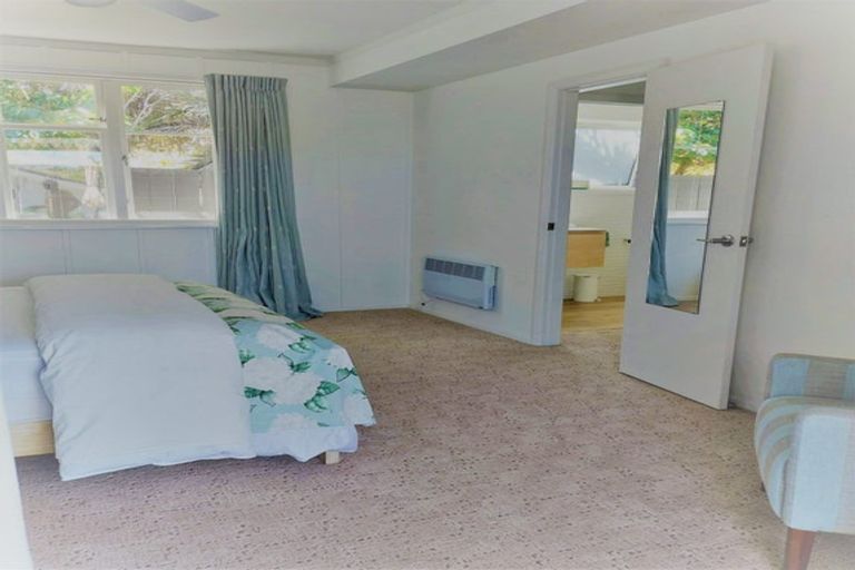 Photo of property in 27 Hona Street, Waikanae Beach, Waikanae, 5036