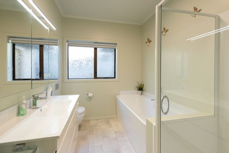 Photo of property in 22 Robieson Street, Roseneath, Wellington, 6011