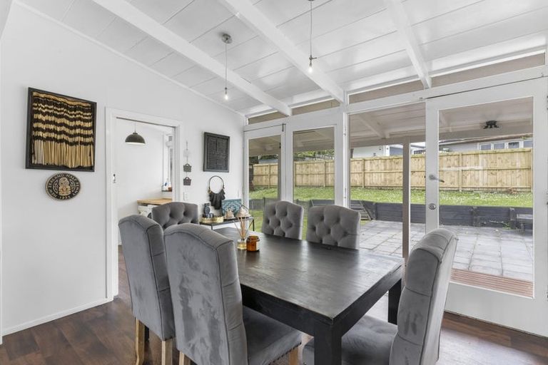 Photo of property in 18 Penton Road, Stanmore Bay, Whangaparaoa, 0932