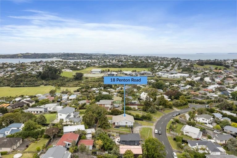 Photo of property in 18 Penton Road, Stanmore Bay, Whangaparaoa, 0932
