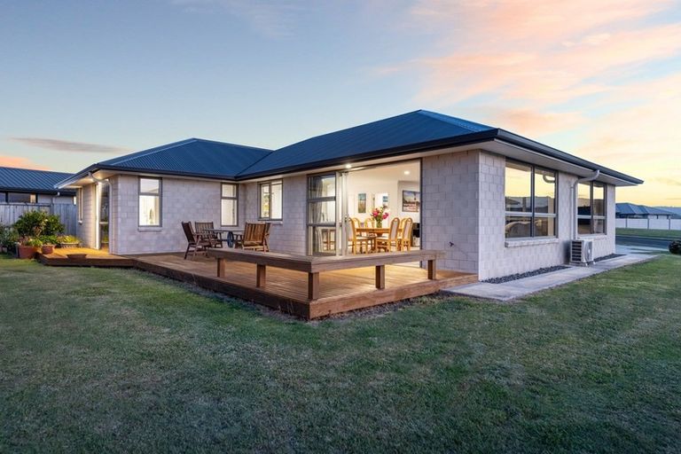 Photo of property in 1 Vantage Place, Omokoroa, 3114