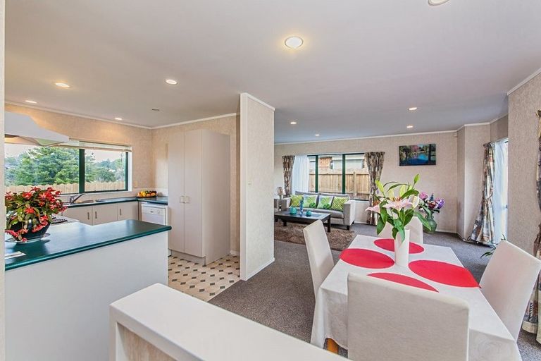 Photo of property in 39 Davington Way, Burswood, Auckland, 2013