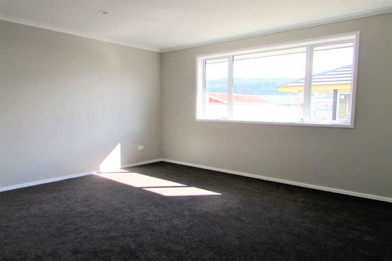 Photo of property in 17 Poulson Grove, Trentham, Upper Hutt, 5018