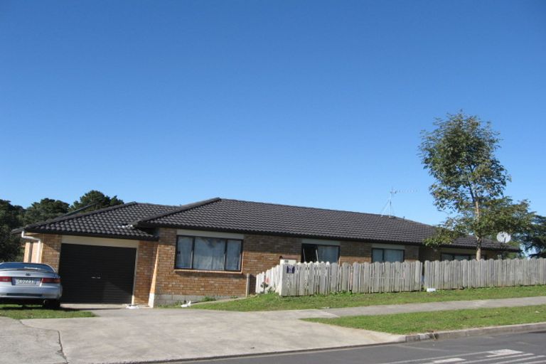 Photo of property in 72 Castlefinn Drive, Weymouth, Auckland, 2103