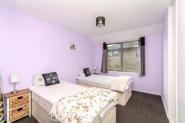 Photo of property in 15a Frederick Place, Whalers Gate, New Plymouth, 4310