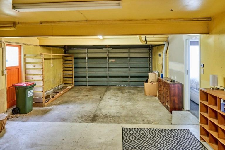 Photo of property in 47 Rona Street, Eastbourne, Lower Hutt, 5013