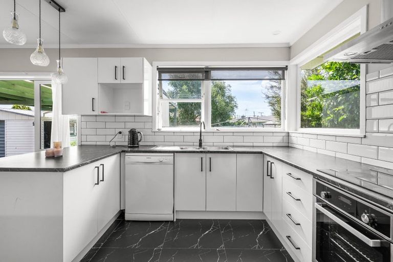 Photo of property in 9 Sacha Place, Glenview, Hamilton, 3206