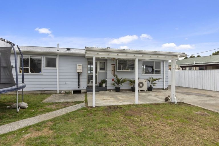 Photo of property in 12 Mossburn Grove, Kelson, Lower Hutt, 5010