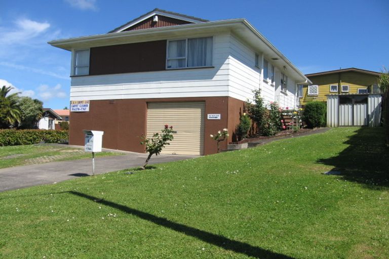 Photo of property in 1/2 Komako Place, Papatoetoe, Auckland, 2025