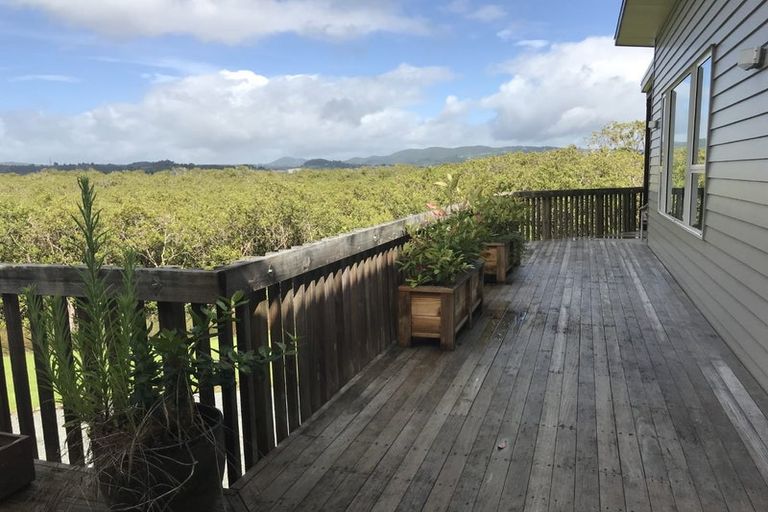 Photo of property in 30 Waimahanga Road, Onerahi, Whangarei, 0110