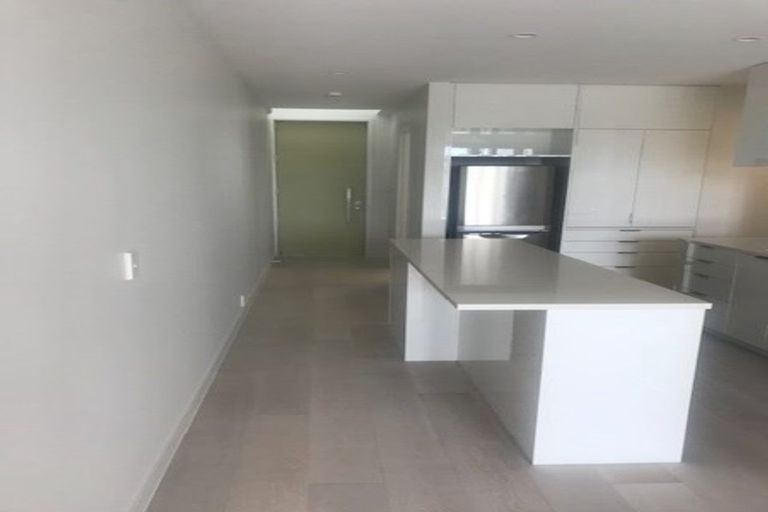 Photo of property in 8/83 Hinemoa Street, Birkenhead, Auckland, 0626