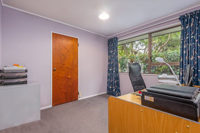 Photo of property in 18 Truscott Grove, Awapuni, Palmerston North, 4412