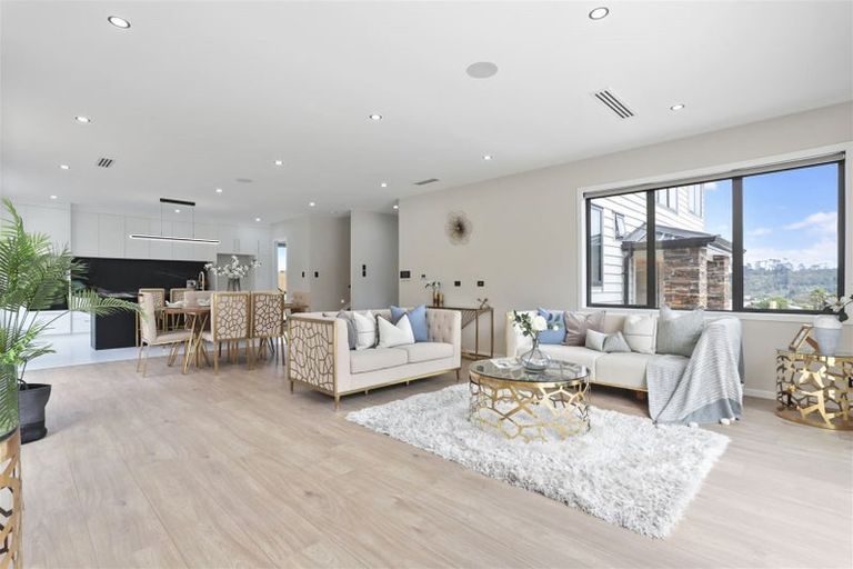 Photo of property in 21 Cirrus Way, Ranui, Auckland, 0612