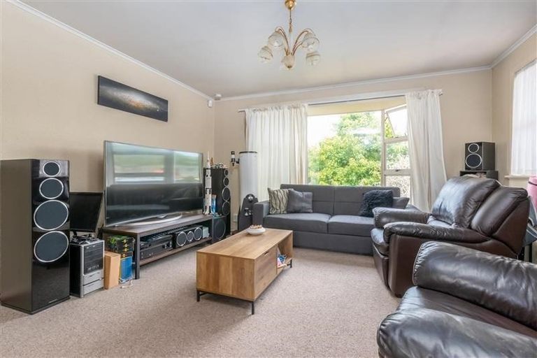 Photo of property in 29 Golf Road, New Lynn, Auckland, 0600