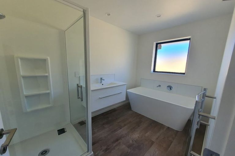 Photo of property in 1 Woodford Avenue, Woodend, 7610