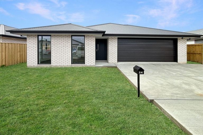 Photo of property in 24 Mehrtens Crescent, Woodend, 7610