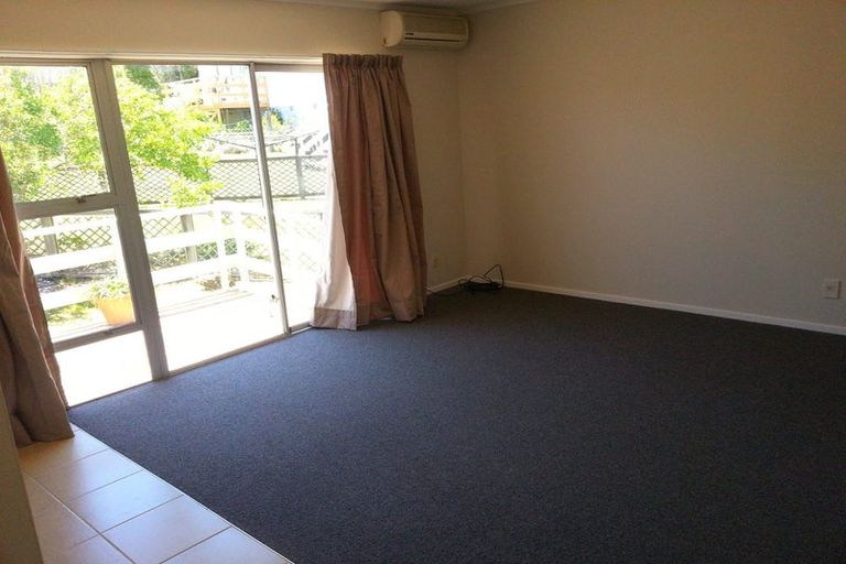 Photo of property in 1/34 Sunnynook Road, Sunnynook, Auckland, 0620