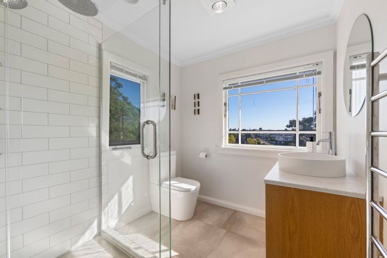 Photo of property in 26 Baring Terrace, Strandon, New Plymouth, 4312