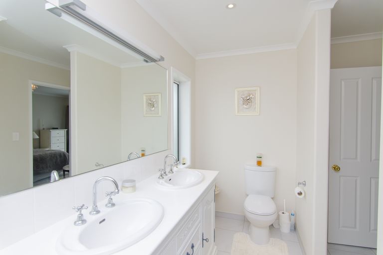 Photo of property in 10 Feist Street, Carterton, 5713