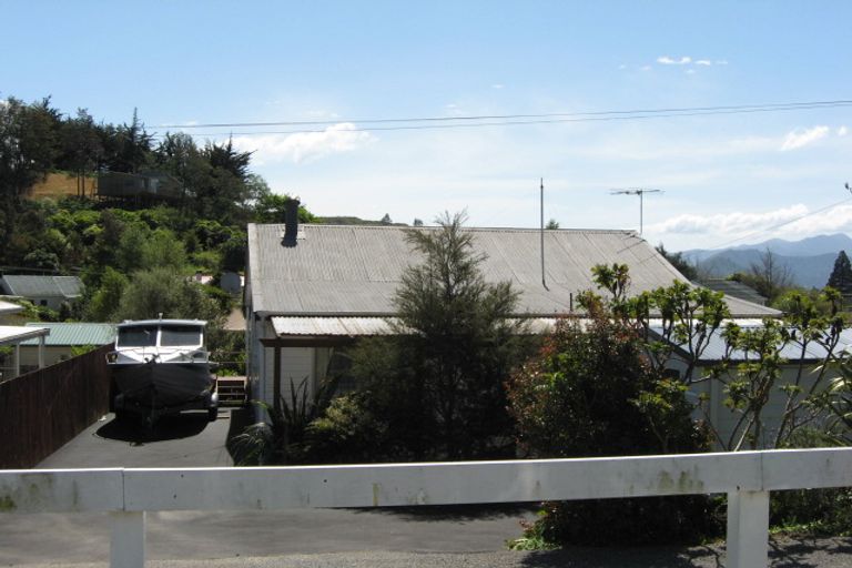 Photo of property in 37 South Terrace, Picton, 7220