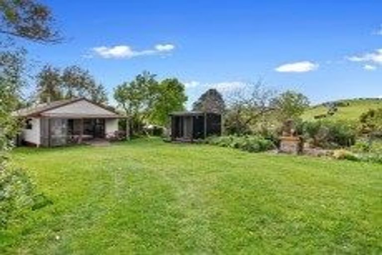 Photo of property in 27 Waikite Road, Welcome Bay, Tauranga, 3112