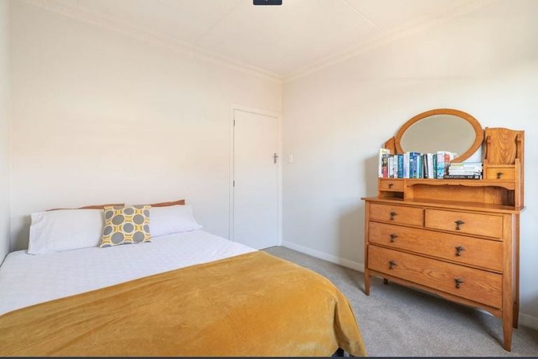 Photo of property in 27 Isadore Road, Saint Clair, Dunedin, 9012