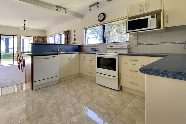 Photo of property in 9 Courtney Place, Pauanui, Hikuai, 3579