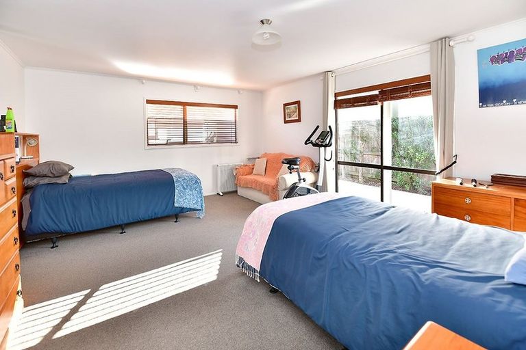 Photo of property in 15 Zealandia Road, Manly, Whangaparaoa, 0930