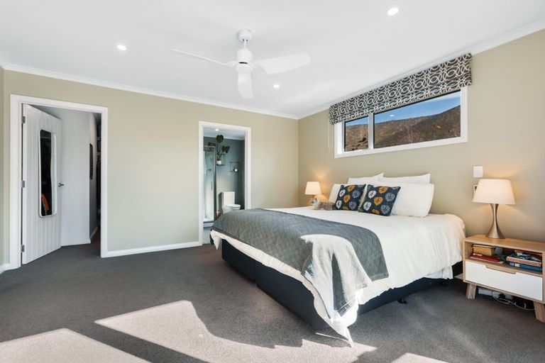 Photo of property in 20 Perriam Place, Mount Pisa, Cromwell, 9383