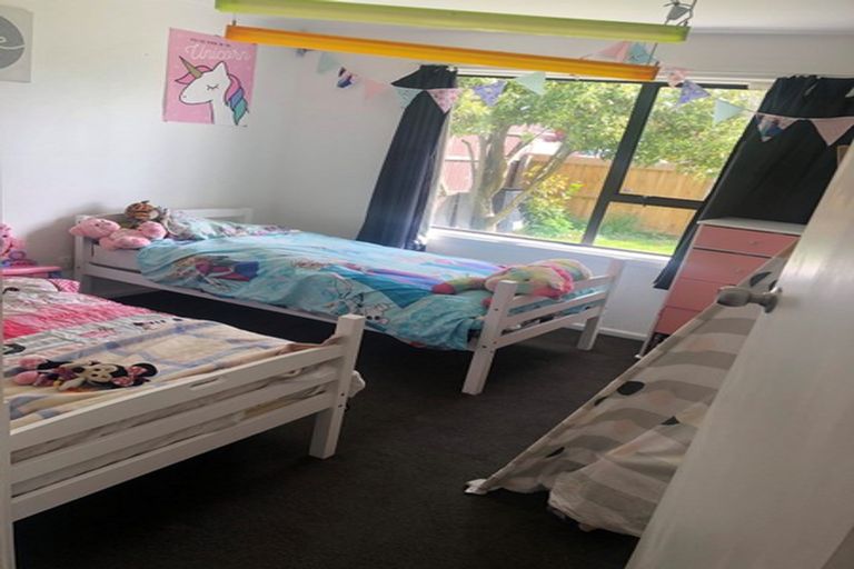 Photo of property in 68 Greendale Avenue, Avonhead, Christchurch, 8042