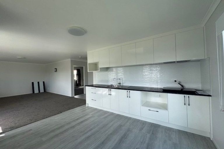 Photo of property in 21 Tranent Road, Mangere, Auckland, 2022
