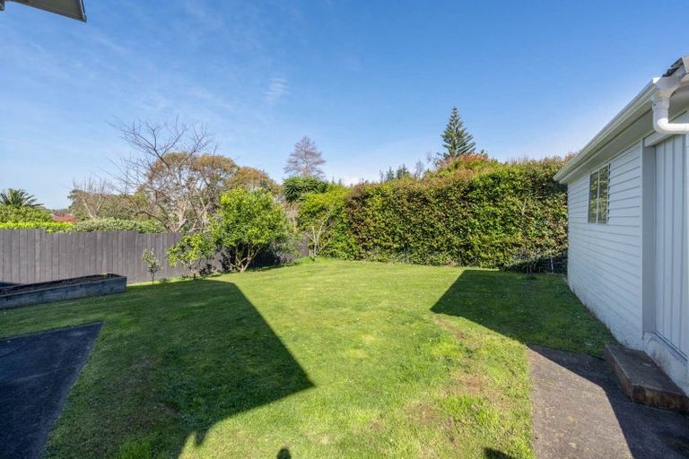Photo of property in 12 Fordyce Avenue, Sunnyhills, Auckland, 2010