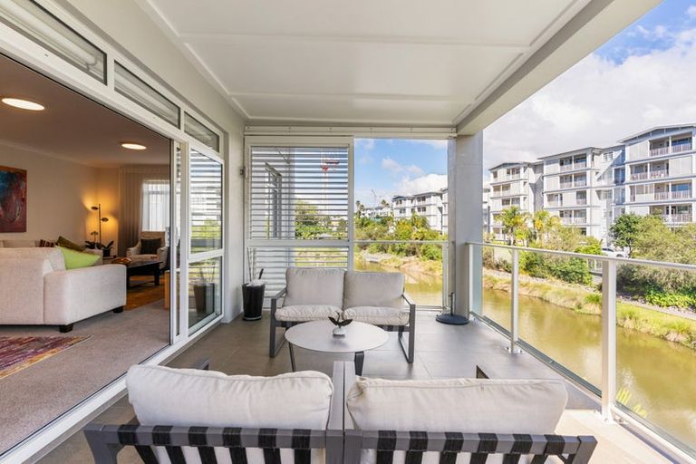 Photo of property in 77 Parkside Drive, Orewa, 0931