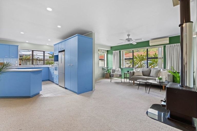 Photo of property in 8a Deveron Street, Regent, Whangarei, 0112