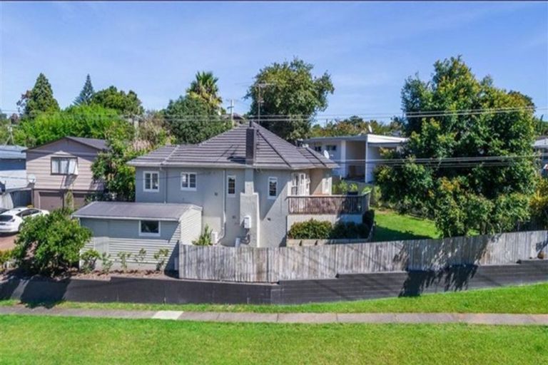 Photo of property in 1/65 Eskdale Road, Birkdale, Auckland, 0626