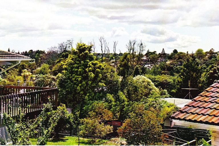 Photo of property in 1/83 Daffodil Street, Titirangi, Auckland, 0604