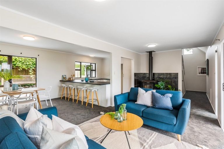 Photo of property in 50 Winara Avenue, Waikanae, 5036